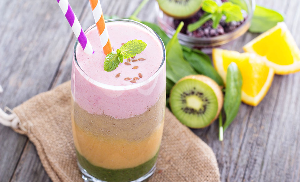 10-Day-Smoothies-For-Weight-Loss-Pineapple-Kiwi-Cleanser